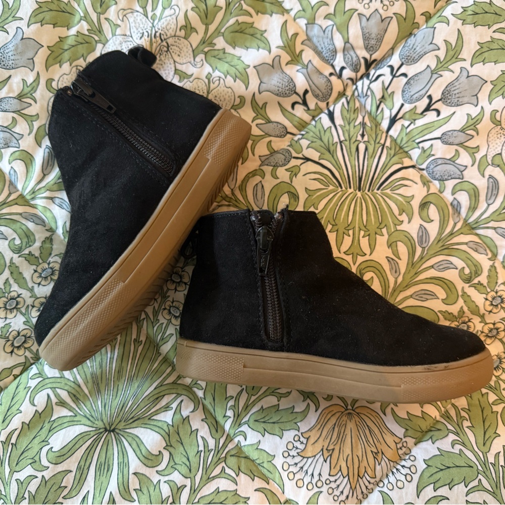 Black Cat & Jack girls booties
